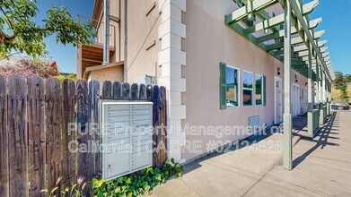154 Railroad Ave in Cloverdale, CA - Building Photo - Building Photo