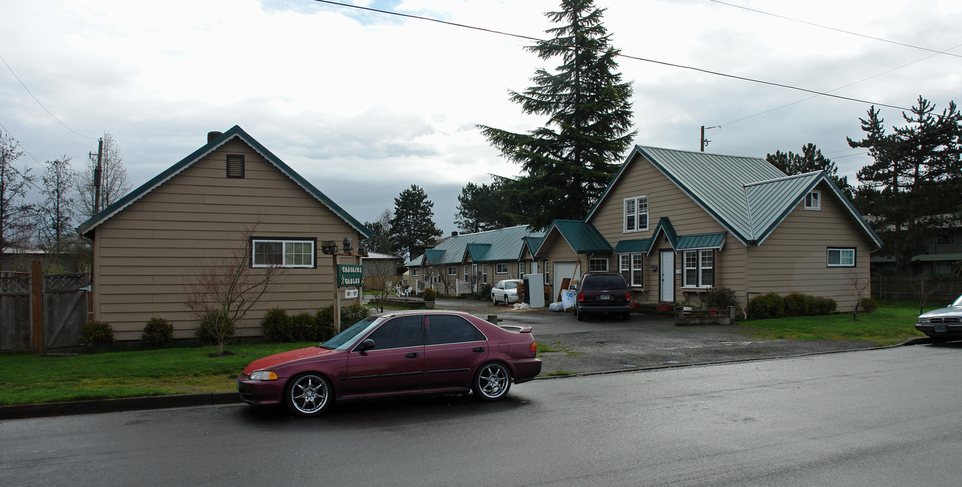 Carolina Gables in Albany, OR - Building Photo