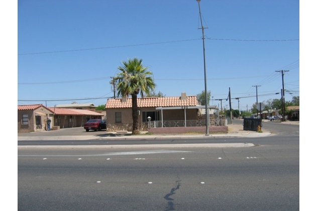 7th and Adams in El Centro, CA - Building Photo