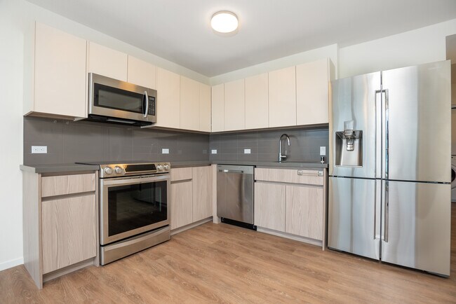 1631 Kapiolani Blvd in Honolulu, HI - Building Photo - Building Photo