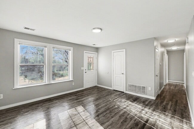 8024 Montgall Ave in Kansas City, MO - Building Photo - Building Photo