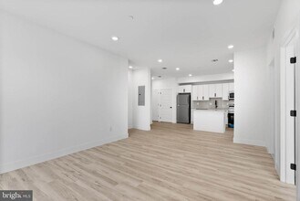 809 Diamond St in Philadelphia, PA - Building Photo - Building Photo