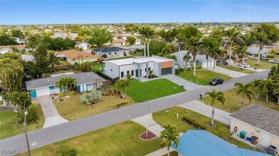 4026 SE 3rd Ave in Cape Coral, FL - Building Photo - Building Photo