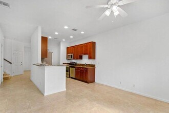 6120 SE Portofino Cir in Hobe Sound, FL - Building Photo - Building Photo