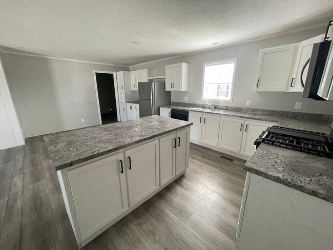 69 Ashley Cir in Swartz Creek, MI - Building Photo - Building Photo