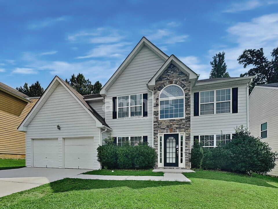 682 Rock Hill Pky in Lithia Springs, GA - Building Photo