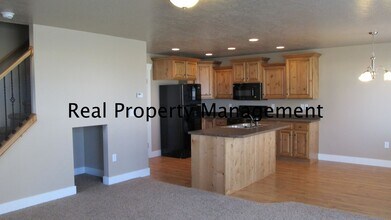 376 1320 E in Hyrum, UT - Building Photo - Building Photo