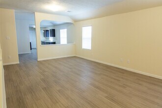 909 Ember Wood Ct in La Marque, TX - Building Photo - Building Photo