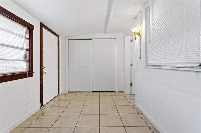 904 Lakeview Rd in Clearwater, FL - Building Photo - Building Photo