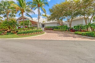 1093 Silverstrand Dr in Naples, FL - Building Photo