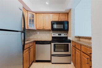 1421 S Ocean Blvd in Pompano Beach, FL - Building Photo - Building Photo