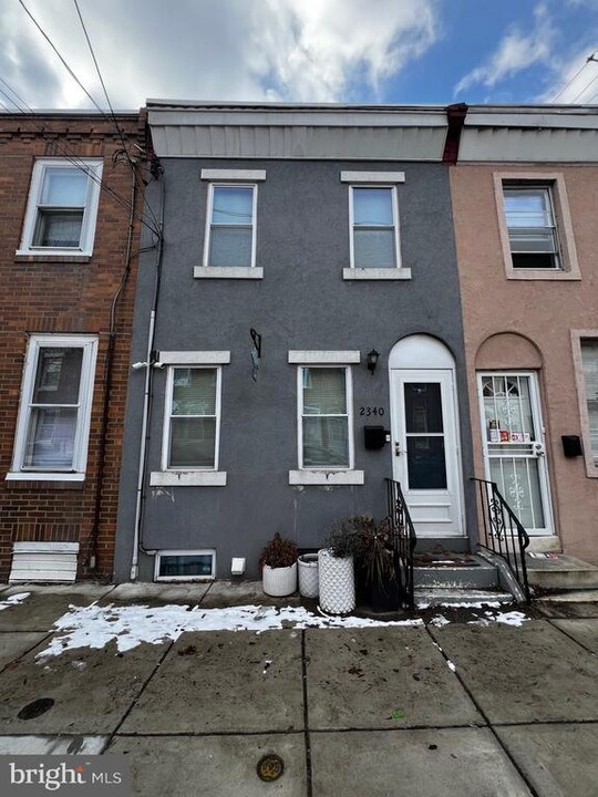 2340 E Hazzard St in Philadelphia, PA - Building Photo