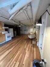 937 Saint Paul St, Unit 937b in Baltimore, MD - Building Photo - Building Photo