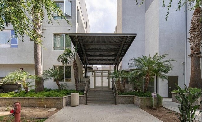 6400 Crescent Park E, Unit 308 in Los Angeles, CA - Building Photo - Building Photo