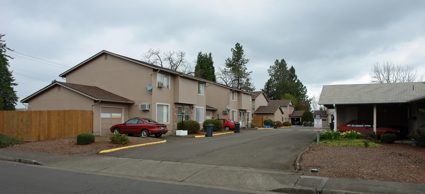 Park Village: CodePVTopShevMurr in Albany, OR - Building Photo