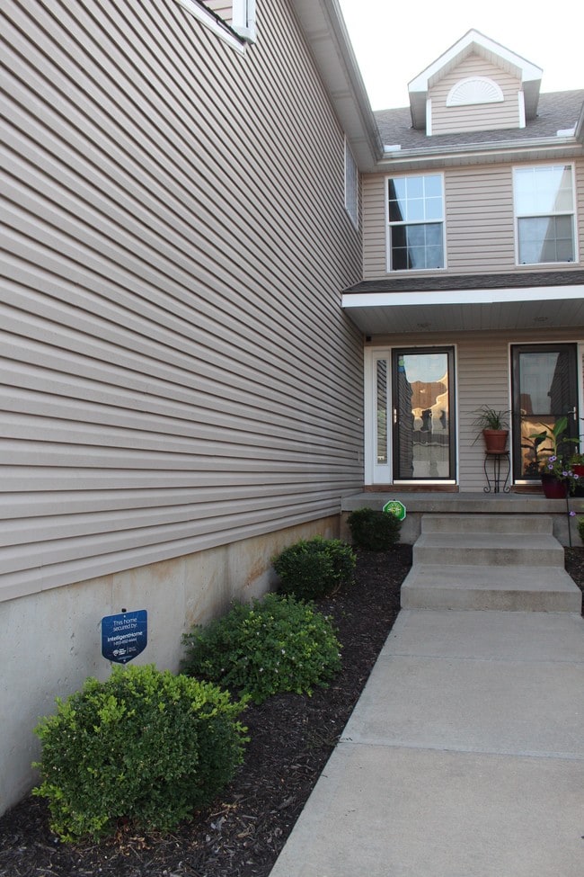 2220 SW Rambling Vine Rd in Lee's Summit, MO - Building Photo - Building Photo