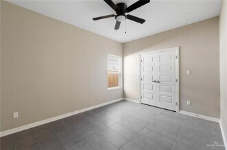 3309 Frio Ave, Unit 4 in McAllen, TX - Foto de edificio - Building Photo