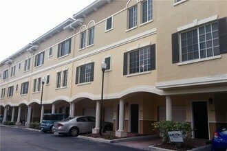 5220 Hampton Beach Pl in Tampa, FL - Building Photo - Building Photo