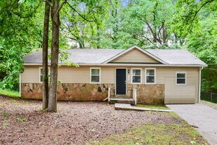 8985 Yarmouth Dr in Jonesboro, GA - Building Photo