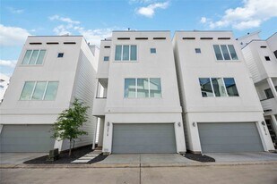 3018 Markle Dr in Houston, TX - Building Photo