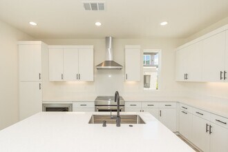 403 Caliper Wy in San Marcos, CA - Building Photo - Building Photo