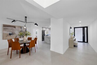 210 NE 107th St in Miami Shores, FL - Building Photo - Building Photo