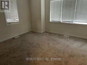 8610 Pawpaw Ln in Niagara Falls, ON - Building Photo - Building Photo