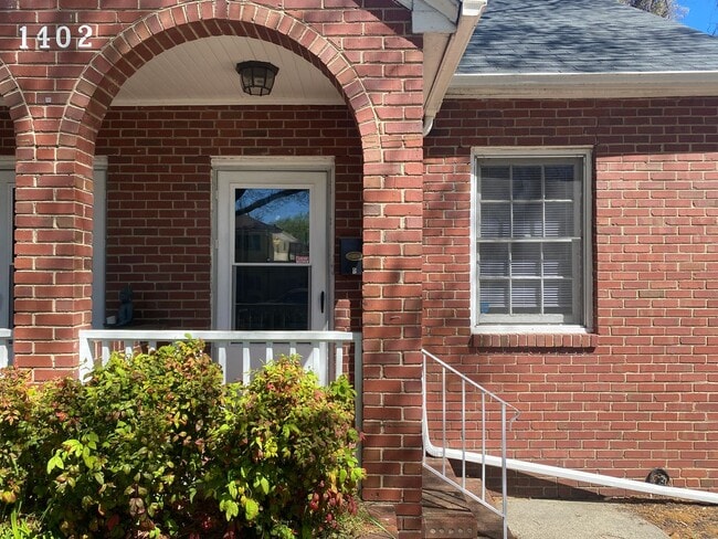 1402 W Chapel Hill St in Durham, NC - Building Photo - Building Photo