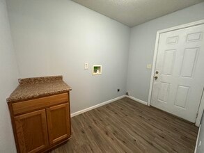 104 W Davis St in Danville, IL - Building Photo - Building Photo