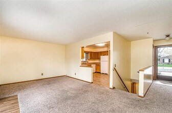 400 Heathermoor Dr in Midland, MI - Foto de edificio - Building Photo