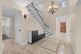 16513 Moorpark St in Encino, CA - Building Photo - Building Photo