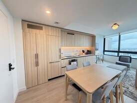 225 N Miami Ave, Unit 3502 in Miami, FL - Building Photo