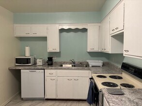 1902 W Broadway, Unit 1902 westbroadway in Monona, WI - Foto de edificio - Building Photo