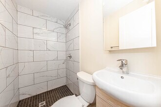 28 Albion St, Unit 1 in Medford, MA - Foto de edificio - Building Photo