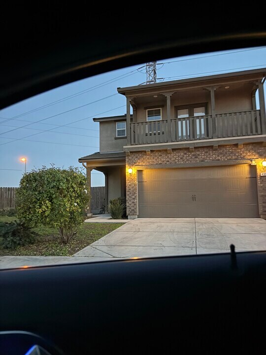 4358 Strathmore Pl in Merced, CA - Building Photo