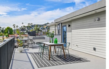 1358 N Fairfax Ave in West Hollywood, CA - Building Photo - Building Photo