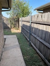 6612 S Creek Dr in Fort Worth, TX - Building Photo - Building Photo