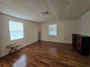 55646 Carl St in Astor, FL - Building Photo - Building Photo