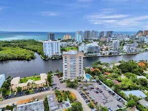 888 Intracoastal Dr in Fort Lauderdale, FL - Foto de edificio - Building Photo
