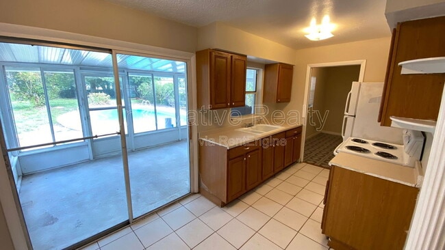 5624 Pinerock Rd in Orlando, FL - Building Photo - Building Photo