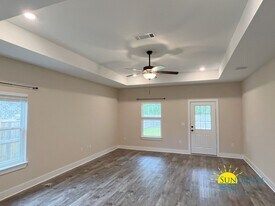 3015 N 33rd Ave in Milton, FL - Building Photo