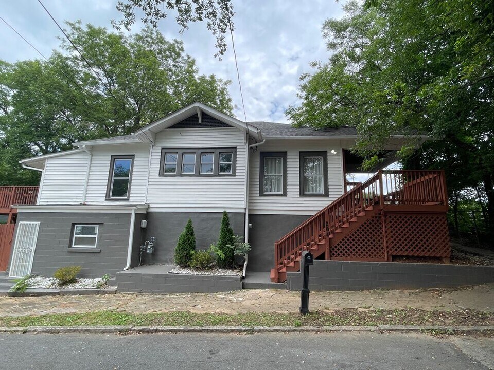 264 Wellington St SW in Atlanta, GA - Building Photo