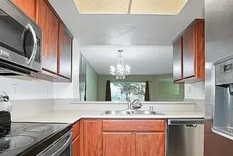 1068 Summerplace Dr in San Jose, CA - Foto de edificio - Building Photo