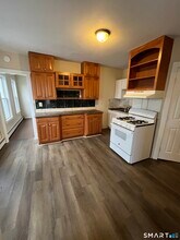 33 Dewey St in New Britain, CT - Building Photo - Building Photo