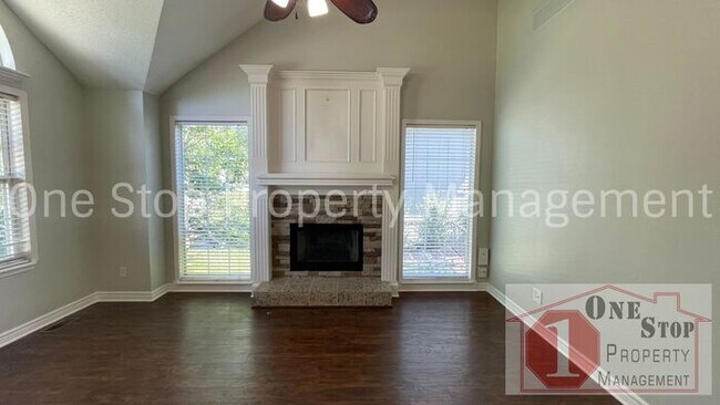 711 Furlong Dr in Raymore, MO - Building Photo - Building Photo