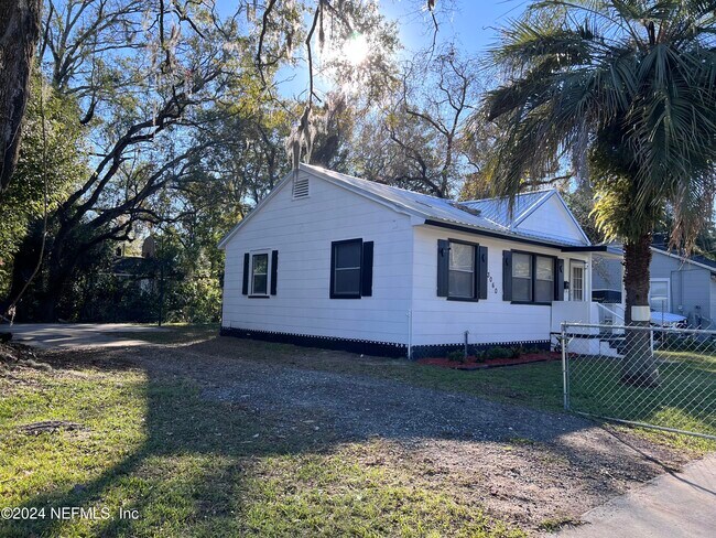 3060 W 5th St in Jacksonville, FL - Building Photo - Building Photo