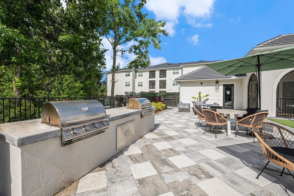 The Caroline Lakeland, FL Apartments