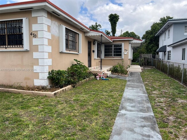 472 NW 51st Ave in Miami, FL - Building Photo - Building Photo