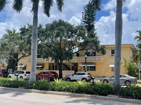 65 Washington Ave in Miami Beach, FL - Building Photo