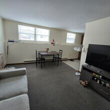 2 Hancock St in Dover, NH - Foto de edificio - Building Photo